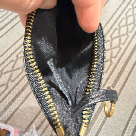 Vintage Marc Jacob’s Black Leather Pouch with Gold Bird Accent - Picture 3 of 3